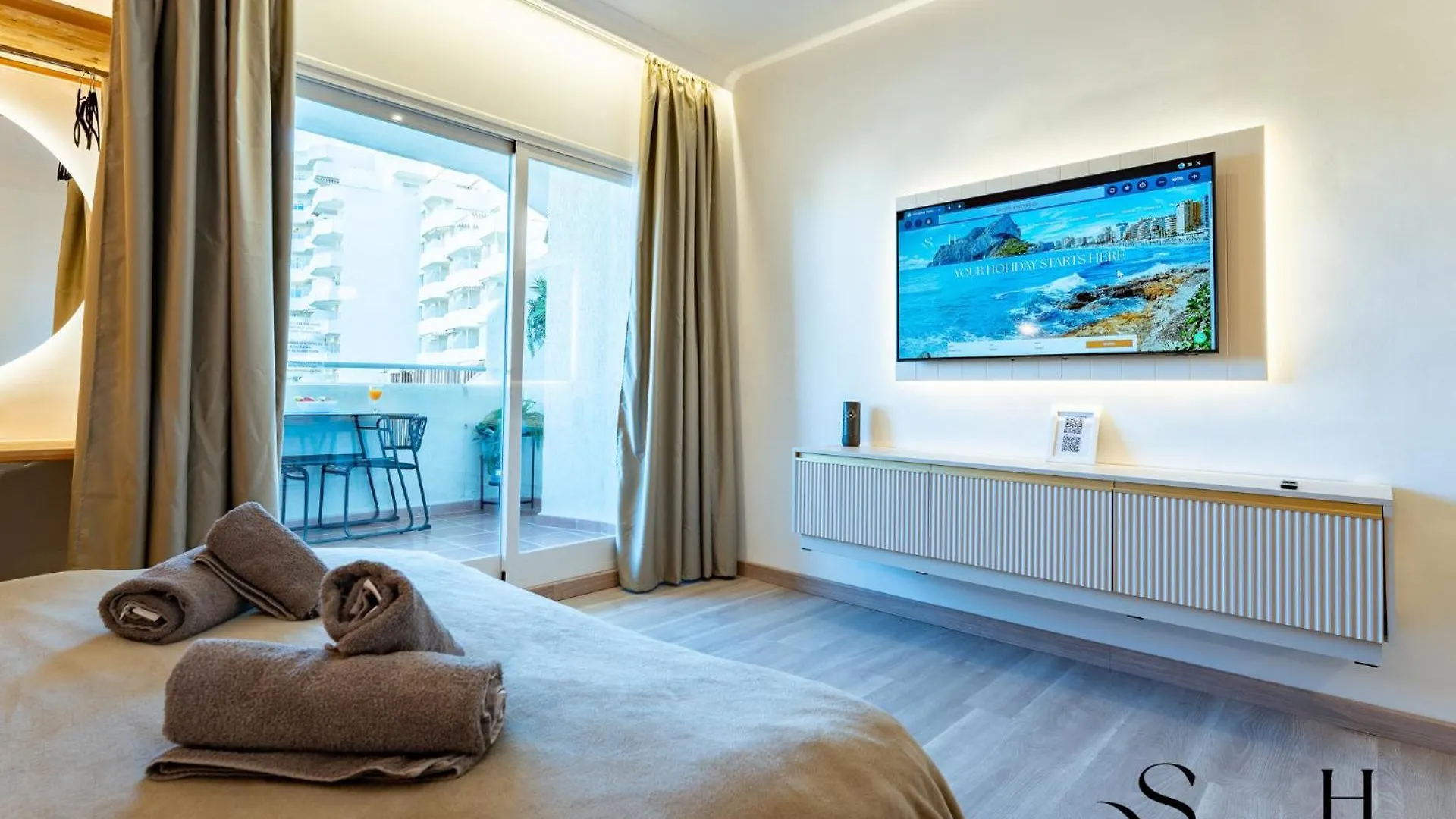 Seaview Beachfront Studio With Aqua Park & Balcony Benalmádena