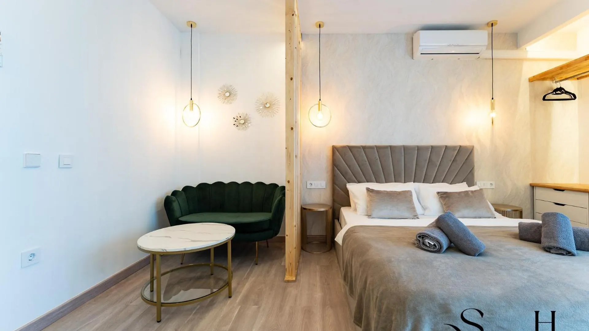 Seaview Beachfront Studio With Aqua Park & Balcony Benalmádena 0*,  Ισπανία