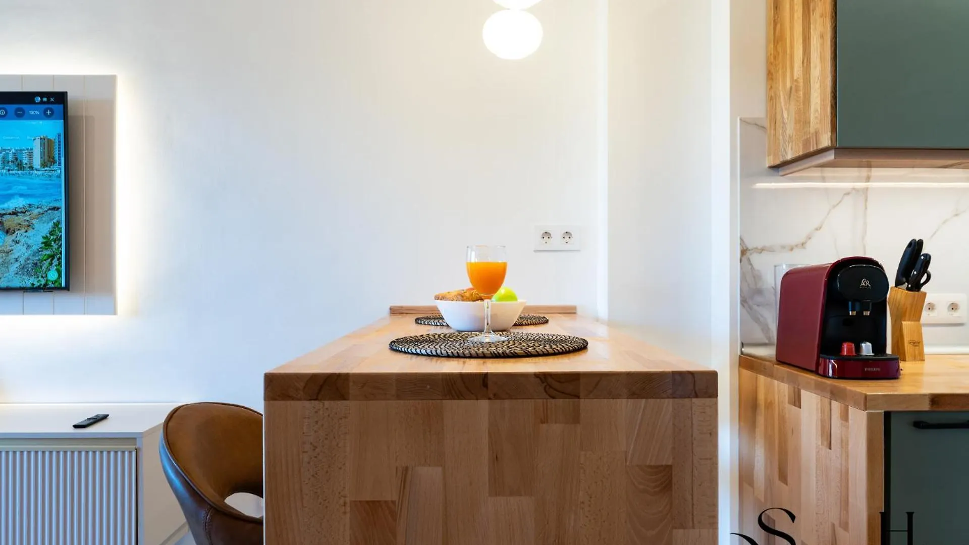 Seaview Beachfront Studio With Aqua Park & Balcony Benalmádena 0*,  Ισπανία