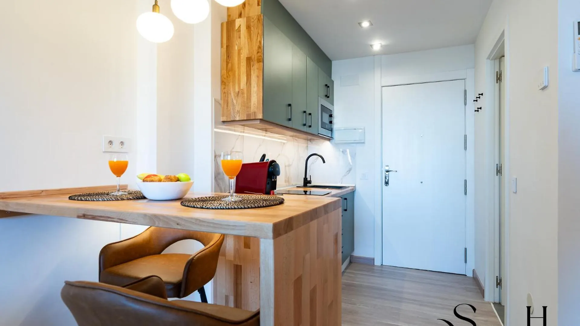 Seaview Beachfront Studio With Aqua Park & Balcony Benalmádena Διαμέρισμα