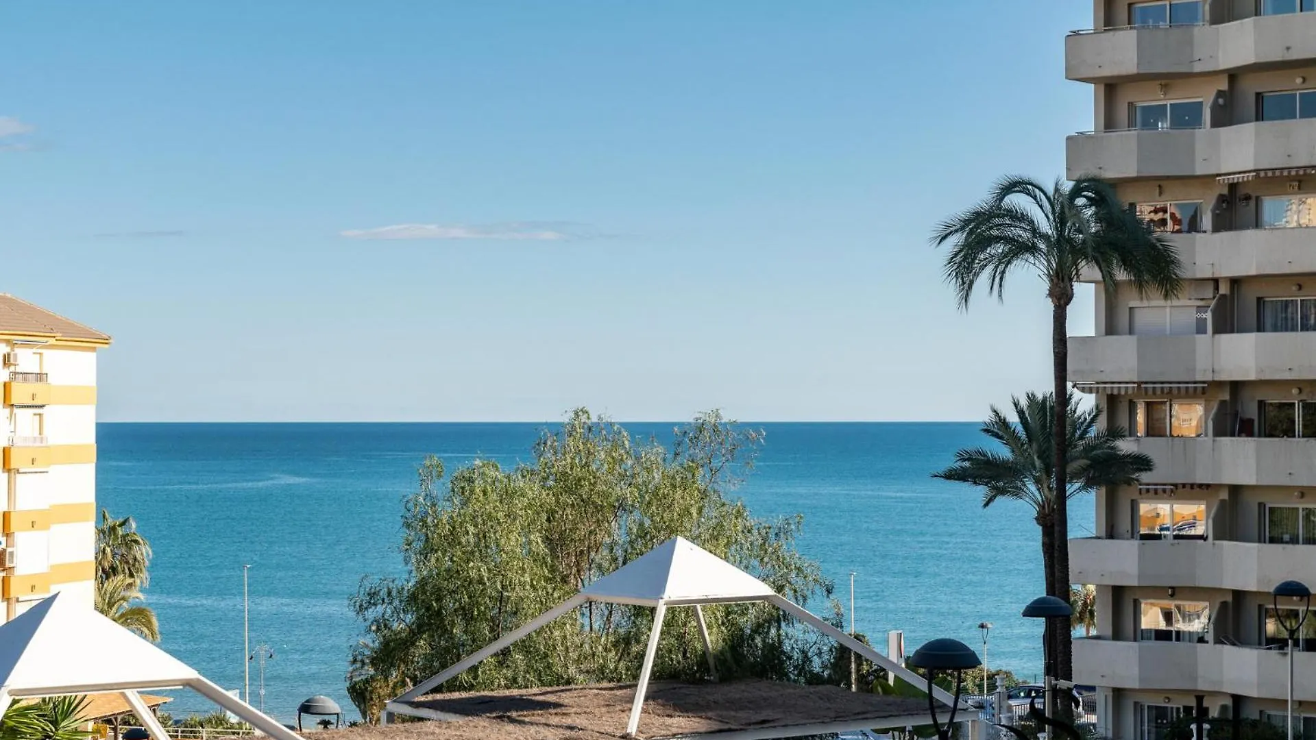 Apartment Seaview Beachfront Studio With Aqua Park & Balcony Benalmadena